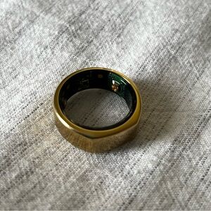 Oura Ring Gold Heritage Size 8 (REPOSH)